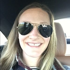 Meet your Posher, Laura